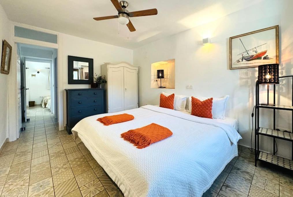 オルヒバ Almond Hill Houseヴィラ エクステリア 写真