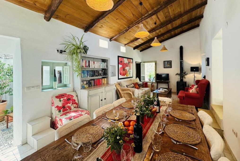 オルヒバ Almond Hill Houseヴィラ エクステリア 写真