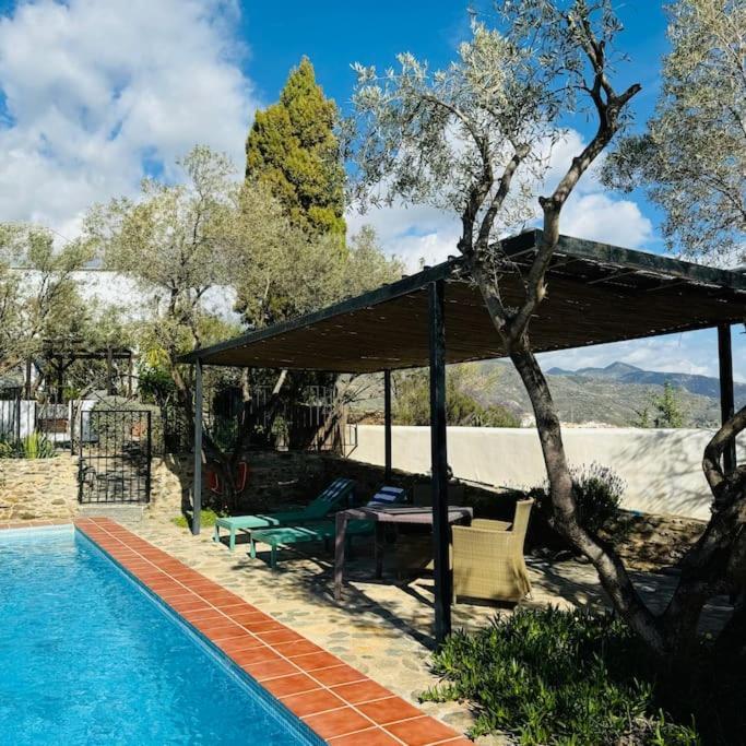 オルヒバ Almond Hill Houseヴィラ エクステリア 写真