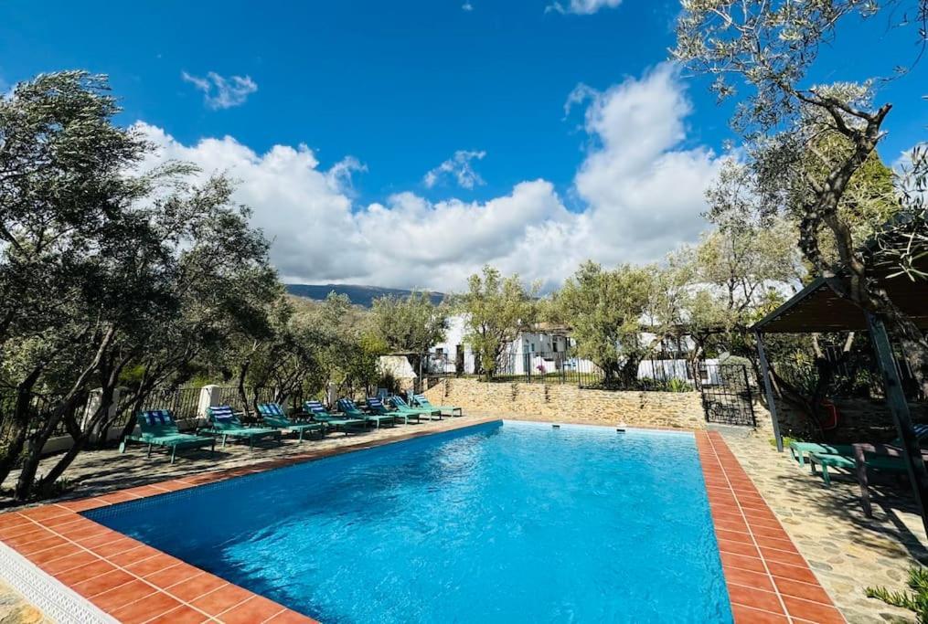 オルヒバ Almond Hill Houseヴィラ エクステリア 写真