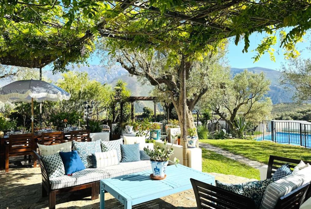 オルヒバ Almond Hill Houseヴィラ エクステリア 写真