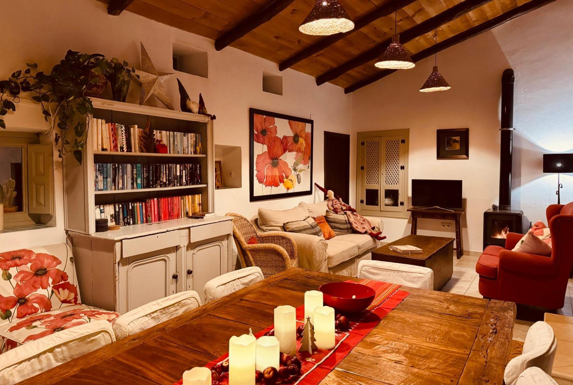 オルヒバ Almond Hill Houseヴィラ エクステリア 写真